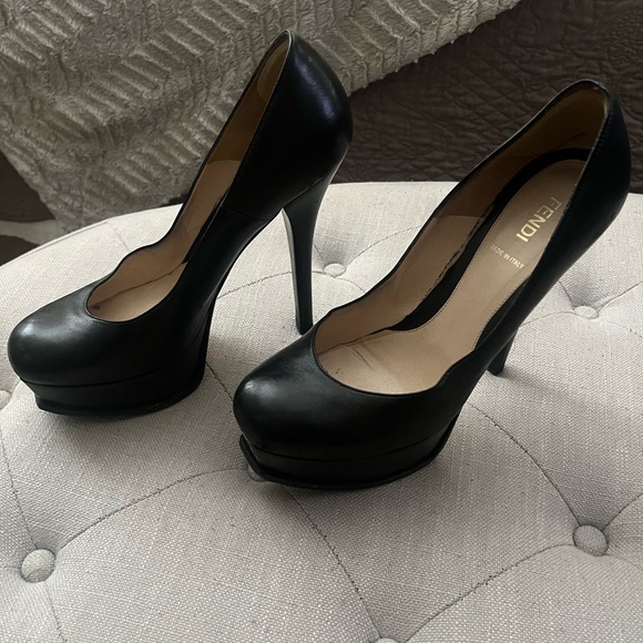 FENDI platform heels - Picture 2 of 4